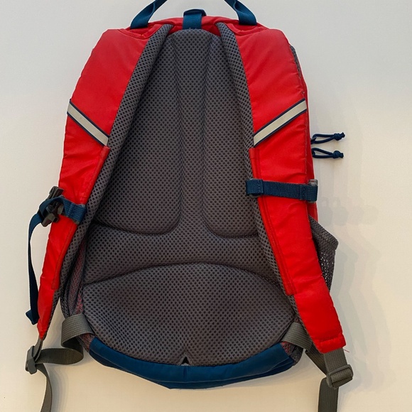 Red CamelBak Kids Scout Hydration Pack - Picture 2 of 12